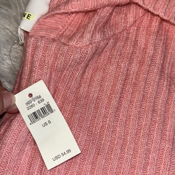 Aerie Offline pink light weight cropped sweater - Picture 3 of 5